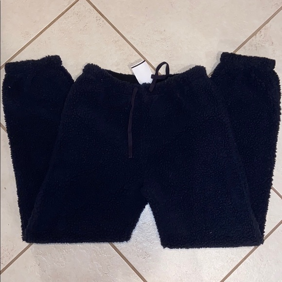 RARE Sherpa Brandy Melville Teddy Sweatpants - Picture 2 of 6
